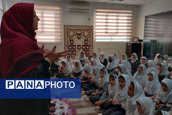 جشن بلوغ در دبستان شاهد فاطمه زهرا (س)