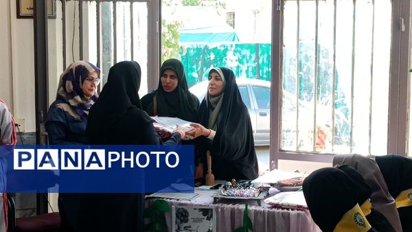 گرامیداشت روز معلم و روز دختر در مدرسه‌ عطیه۲