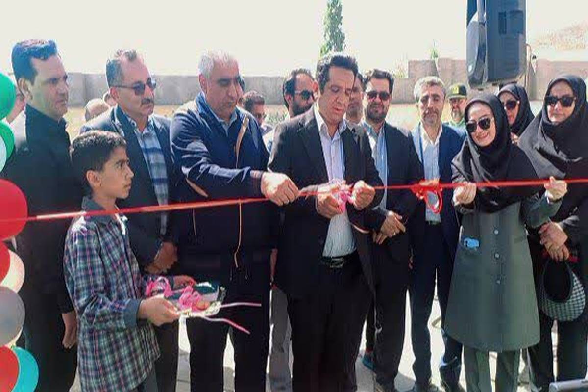 زمین چمن مصنوعی دبستان امام خمینی (ره) دهبکری کمتر از ۲۴ ساعت به بهرهبرداری رسید