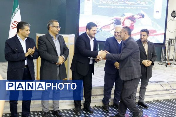 تقدیر از برگزارکنندگان مسابقات قهرمانی کشتی آزاد کارگران کشور در فیروزکوه