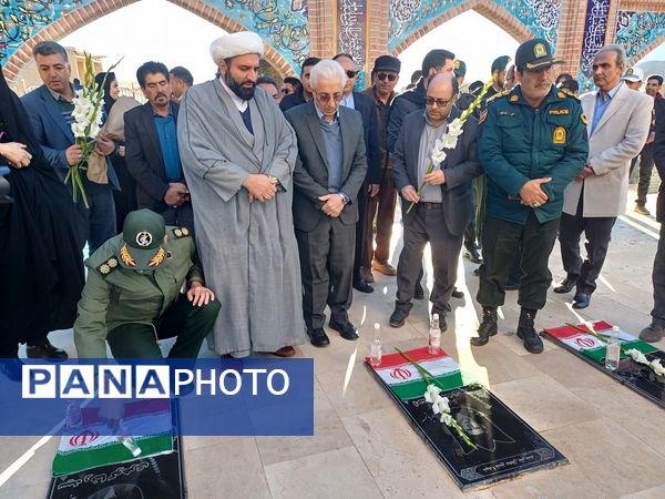 ادای احترام استاندار به مقام والای شهیدان جاجرم