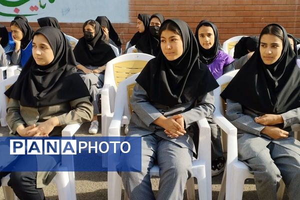 برگزاری المپیاد ورزشی دورن‌مدرسه‌ای در مدرسه حضرت خدیجه(س)بهارستان‌دو