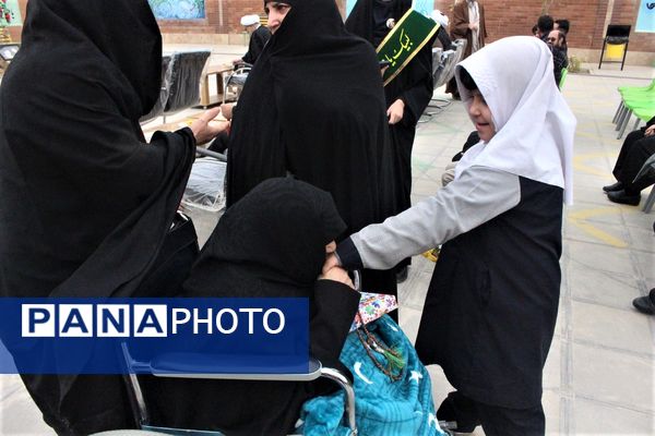 جلوه‌هایی از یادواره شهدا در دبستان استثنایی باغچه‌بان قم