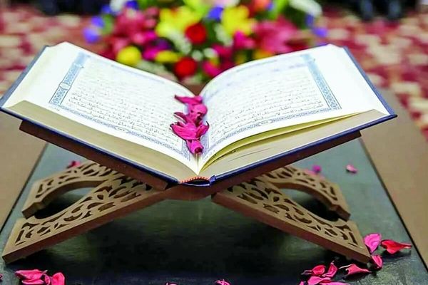 محفل انس با قرآن در زرقان برگزار شد