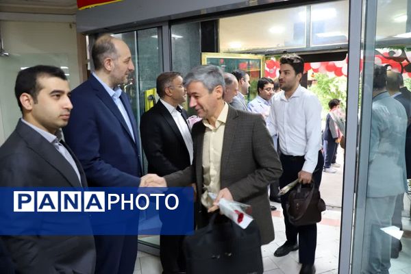 گرامیداشت هفته معلم با حضور دانش‌آموزان پیشتاز آذربایجان شرقی