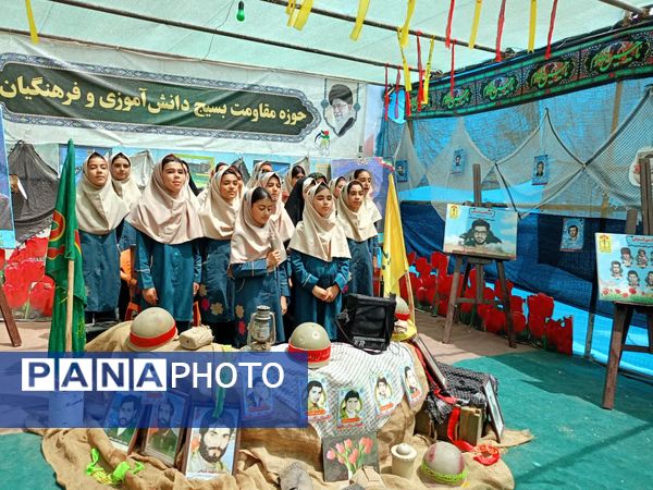 بازدید دانش آموزان دبستان سمیه از کنگره ملی شهید مدرس