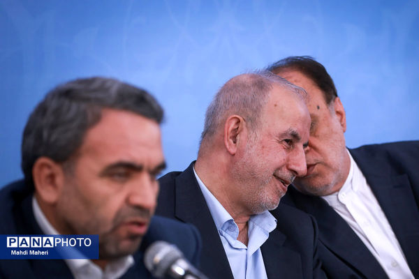 نشست صمیمی وزیر آموزش و پرورش با اعضای فراکسیون فرهنگیان