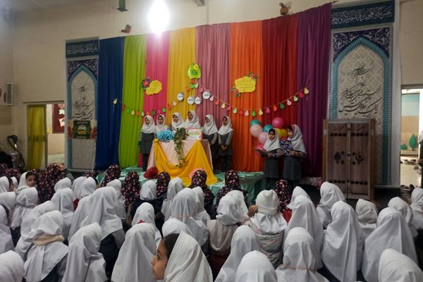 برگزاری جشن روز مادر در دبستان ایمان رباط‌کریم
