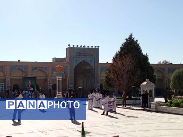 آرامگاه مدرس کاشمرصحنه تجدید میثاق بسیجیان در هفته بسیج  