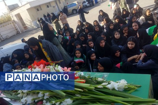 دبیرستان دخترانه صنف پوشاک ناحیه 3 میزبان شهید گمنام