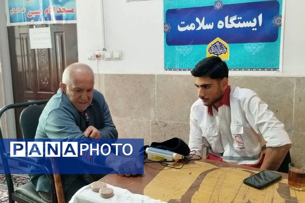 نماز جمعه فیروزکوه میزبان میزهای خدمت و ایستگاه سلامت