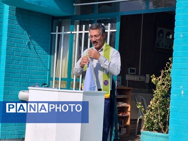 آموزش انواع دست ها و گره های پیشتازان در دبیرستان دخترانه فاطمیه