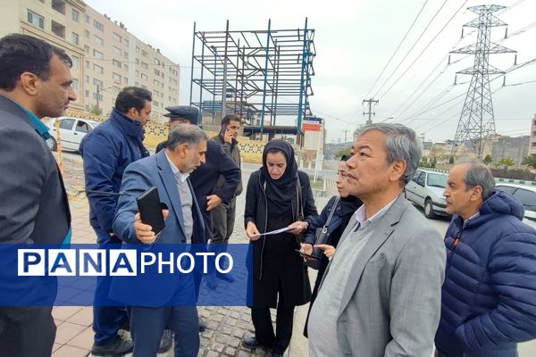 بازدید مدیرکل نوسازی مدارس جهت احداث مدرسه‌ای جدید در ناحیه۶ مشهد