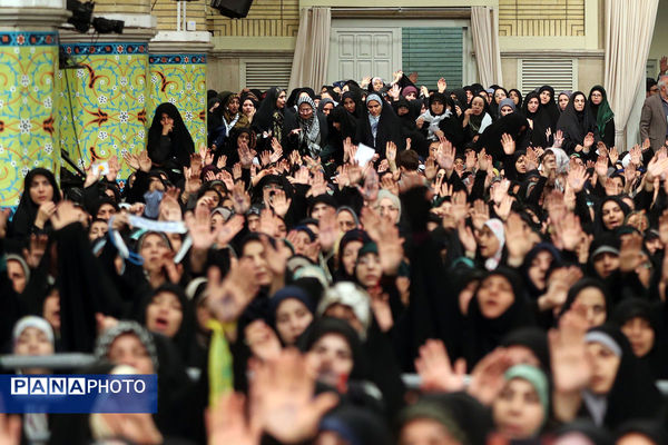دیدار جمعی از معلمان با رهبر معظم انقلاب