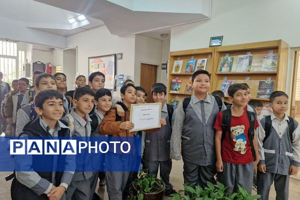 هفته کتاب و کتابخوانی در مدارس ناحیه دو شهرری 