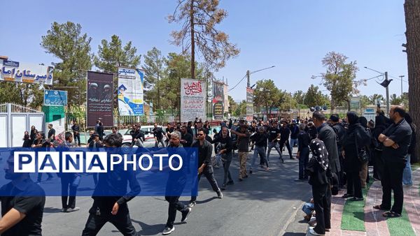 آیین زنجیر زنی در روز عاشورا