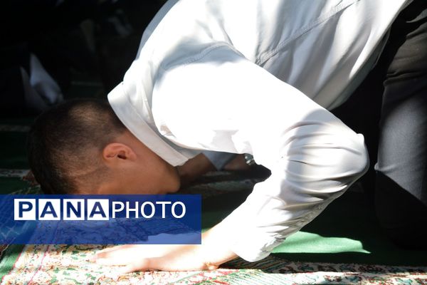 نماز باران در مدرسه شهدای علم و فناوری بهارستان‌دو