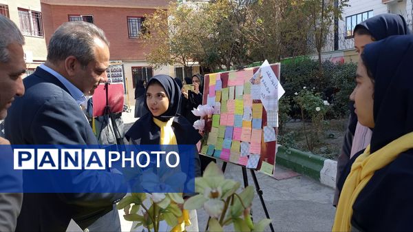 نمایشگاه پیمان مهر در دبیرستان آرمیتا مصلی نژاد