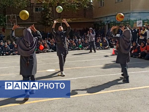 المپیاد ورزشی درون مدرسه ای در دبیرستان دخترانه ۱۳ آبان