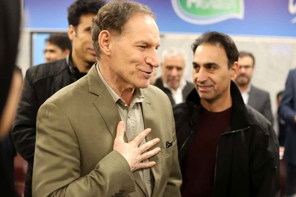 آیین استقبال باشکوه از آتوسا گلشاد نژاد، قهرمان طلای کاراته ایران در کرمانشاه