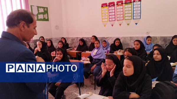 حضور راهبر آموزش و پرورش شهرستان خلیل‌آباد در آموزشگاه فرهنگ 