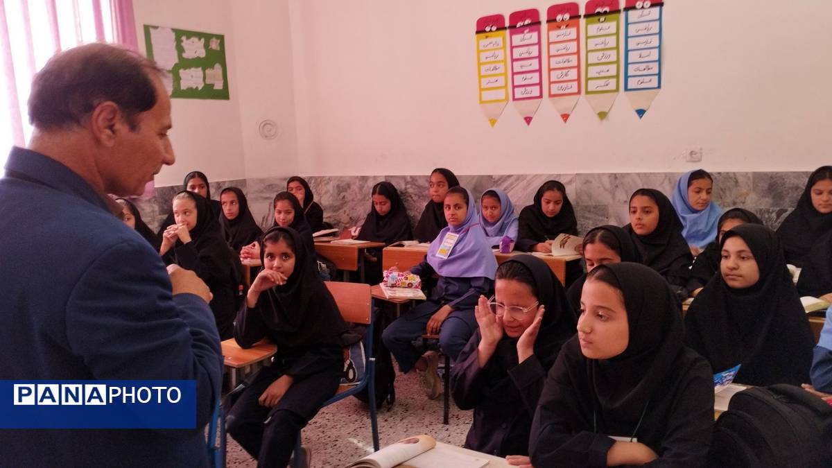 حضور راهبر آموزش و پرورش شهرستان خلیل‌آباد در آموزشگاه فرهنگ 