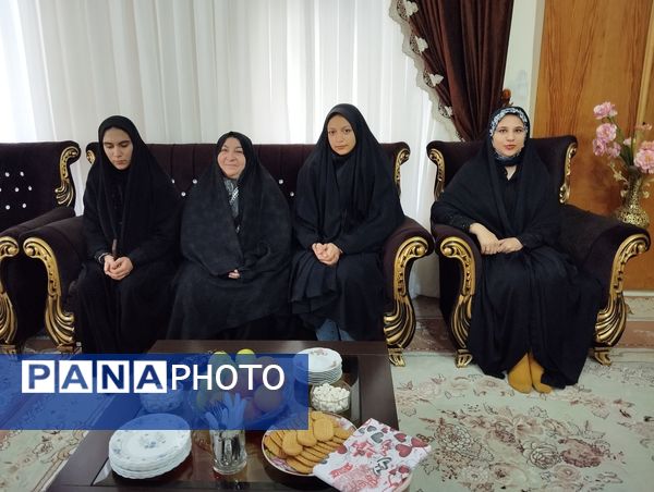 دیدار اعضای انجمن اسلامی هنرستان بصیرت آشخانه با همسر جانباز رسایی پور