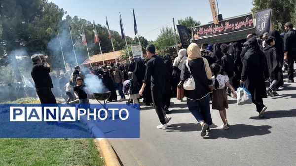 مراسم جاماندگان اربعین در شهرستان نیشابور همراه با برنامه های متنوع برگزار شد 