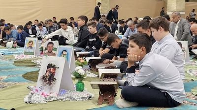 محفل دانش‌آموزی انس با قرآن در مصلای بزرگ امام خمینی (ره) ارومیه