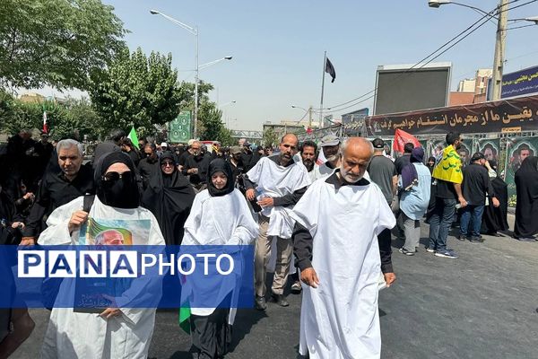 تشییع باشکوه پیکر شهدای اقتدار با حضور دانش‌آموزان رباط کریم در تهران