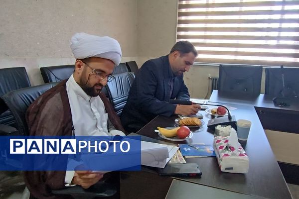 جلسه توجیهی جذب، ثبت و سازماندهی اعضاء تشکیلات سازمان دانش‌آموزی