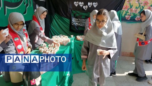 برپایی ایستگاه صلواتی در دبستان شهدای راه آهن ناحیه هفت