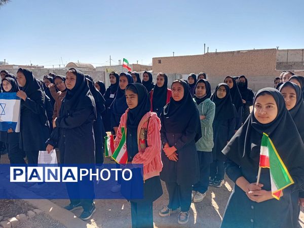 گرامیداشت سیزده آبان در دبیرستان مادرمهربان خلیل آباد