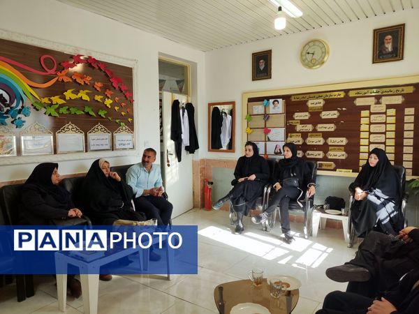 اولین جلسه انجمن اولیا و مربیان در دبستان رضای ۸ طرقبه شاندیز