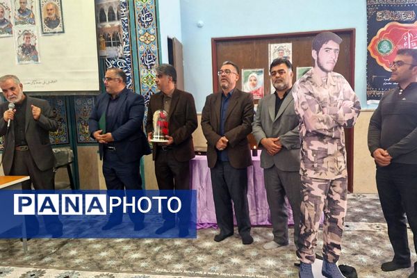 گرامیداشت ایام فاطمیه و هفته بسیج در مدرسه شهید همت؛ ادای احترام به فرهنگ ایثار و معلم شهید احمدرضا کمانی 