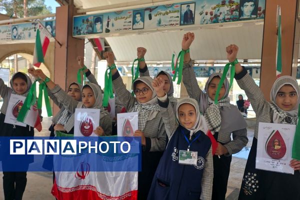 هفته بسیج و غبار روبی مزار شهدای  امامزاده عمادالدین (ع) در شهرستان رباط‌کریم