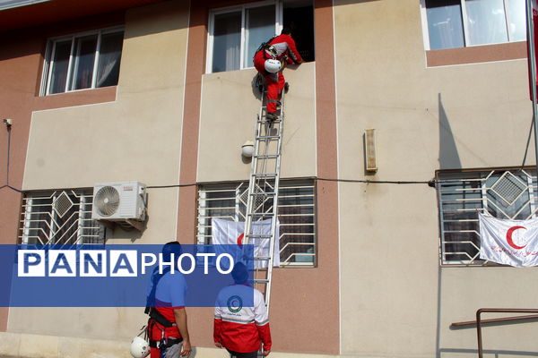 مانور سراسری زلزله و ایمنی مدارس در گلوگاه