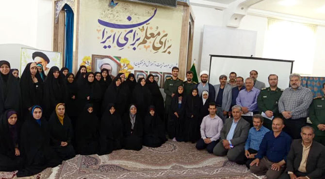 برای معلم ، برای ایران روایت قدردانی از معلمان شهر بهمن