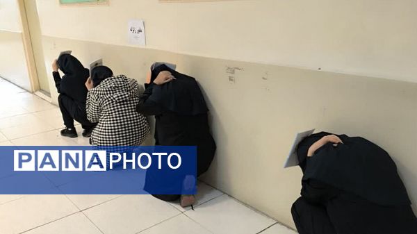 مانور زلزله و ایمنی در دبیرستان شاهد شهید کلانتری ناحیه یک کرج