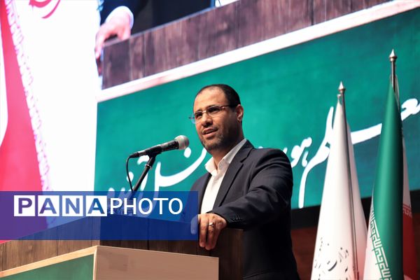 همایش بزرگ تجلیل از معلمان نمونه شهر تهران توسط وزیر آموزش و پرورش