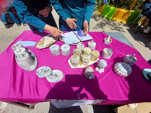برپایی بازارچه درون‌مدرسه‌ای با هدف خوداتکایی در شیروان