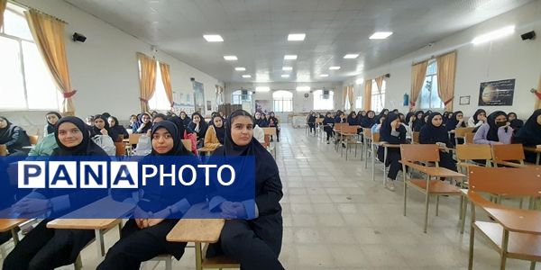 آموزش اطفای حریق در دبیرستان نمونه دولتی آینده‌سازان ناحیه ۴ کرج