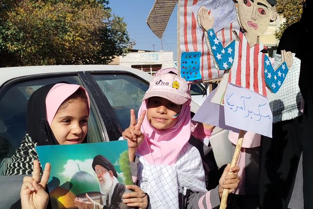 ثبت حضور پرشور مردم شهرستان بن در راهپیمایی ۱۳ آبان در قاب پانا