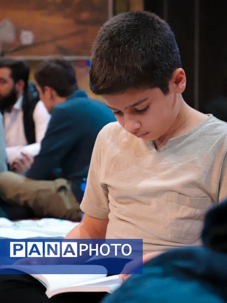 جلوه‌ای از اعتکاف دانش‌آموزی در مسجد امام علی‌بن‌ابی‌طالب (ع)