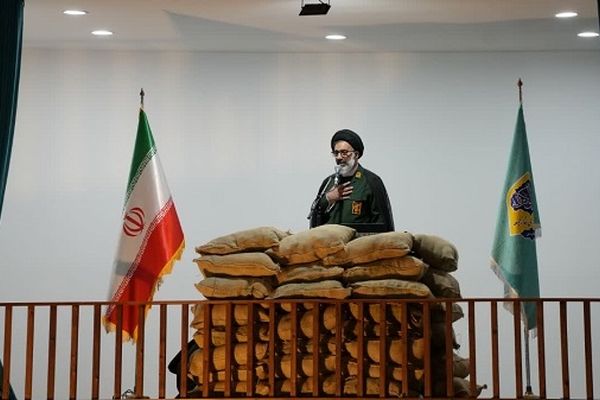  شهدا و ایثارگران ستون‌های عزت و استقلال ایران اسلامی‌ هستند