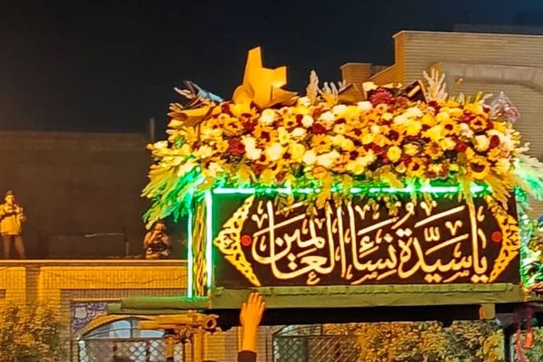 تشییع نمادین حضرت زهرا(س) با اشک و ارادت