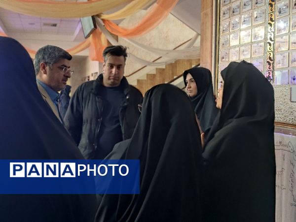 بازدید معاون پرورشی و تربیت بدنی ناحیه سه از دبیرستان مصلی‌نژاد ام البنین 