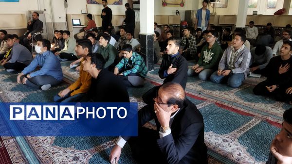 قرائت زیارت حضرت فاطمه (س) در دبیرستان شاهد ابوذر غفاری 