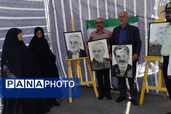 حضور پرشور فرهنگیان و برپایی غرفه های ستاد امر به معروف و نهی از منکر آموزش و پرورش در نمازجمعه 