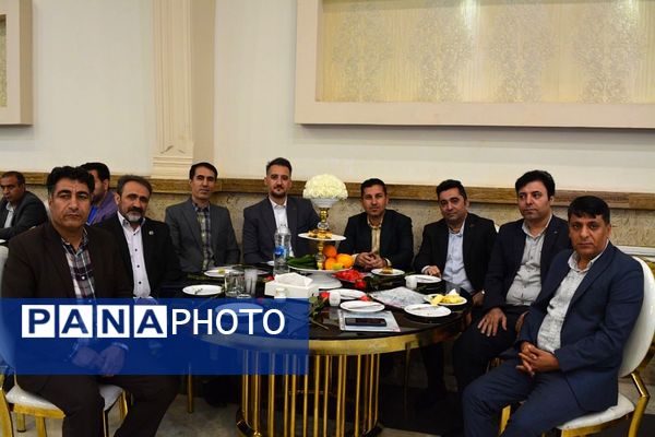 برگزاری مراسم گرامیداشت مقام معلم در بهارستان‌دو